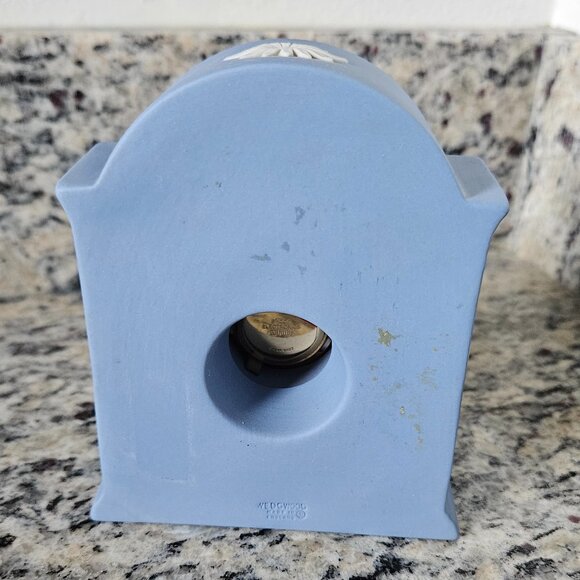 RARE VINTAGE WEDGWOOD ENGLAND BLUE WHITE SEASONS DESK MANTEL OFFICE CLOCK - Picture 11 of 15